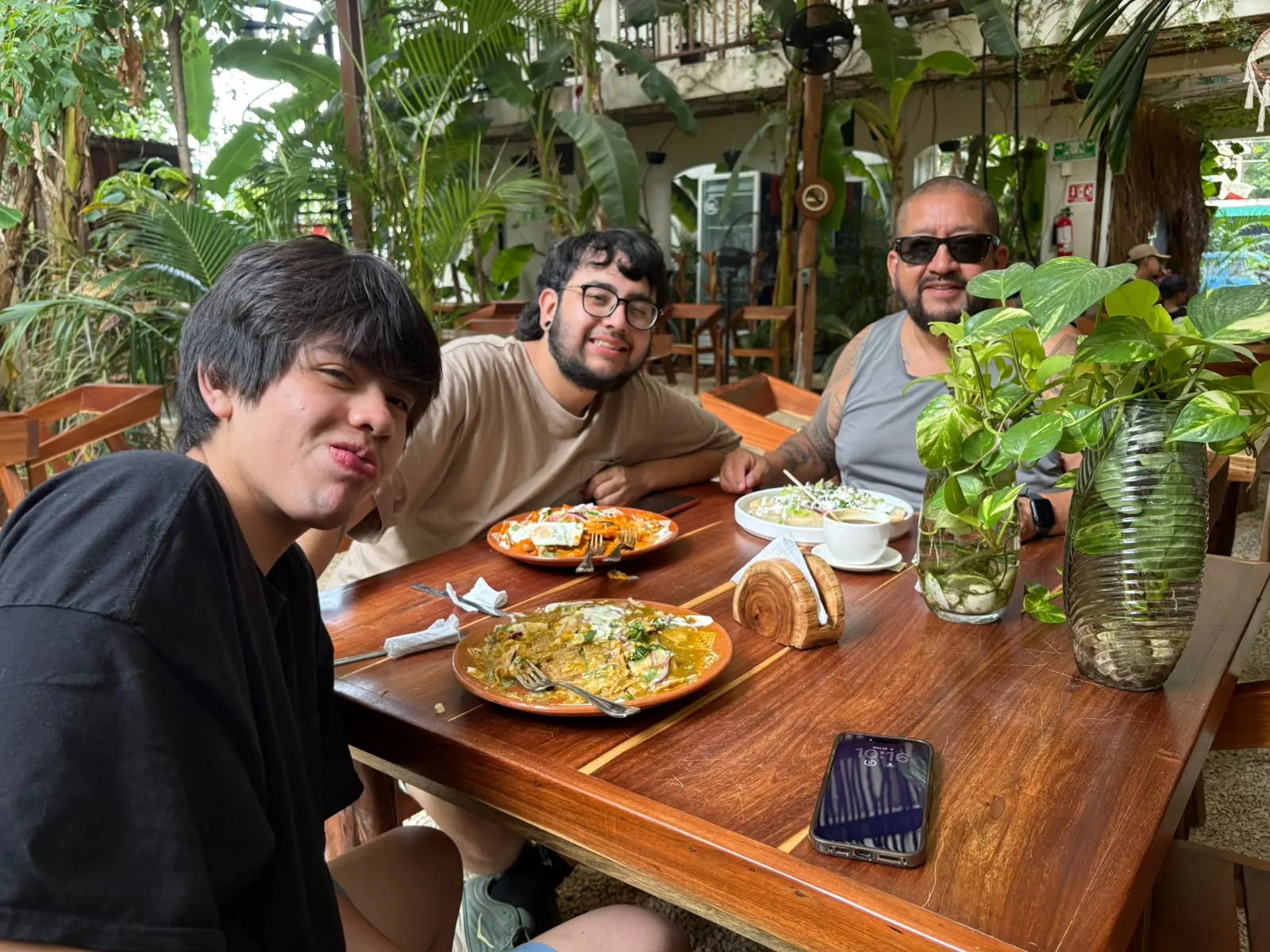 Sobremesa en el Jardín